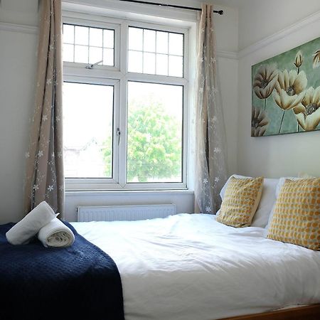 Walsgrave Road Apartment - 5 Beds - Free Parking & Wi-Fi Coventry Luaran gambar