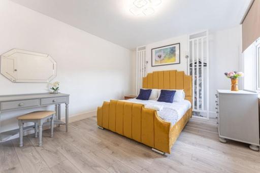 Walsgrave Road Apartment - 5 Beds - Free Parking & Wi-Fi Coventry Luaran gambar