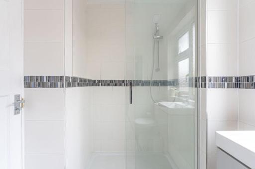 Walsgrave Road Apartment - 5 Beds - Free Parking & Wi-Fi Coventry Luaran gambar