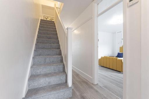Walsgrave Road Apartment - 5 Beds - Free Parking & Wi-Fi Coventry Luaran gambar