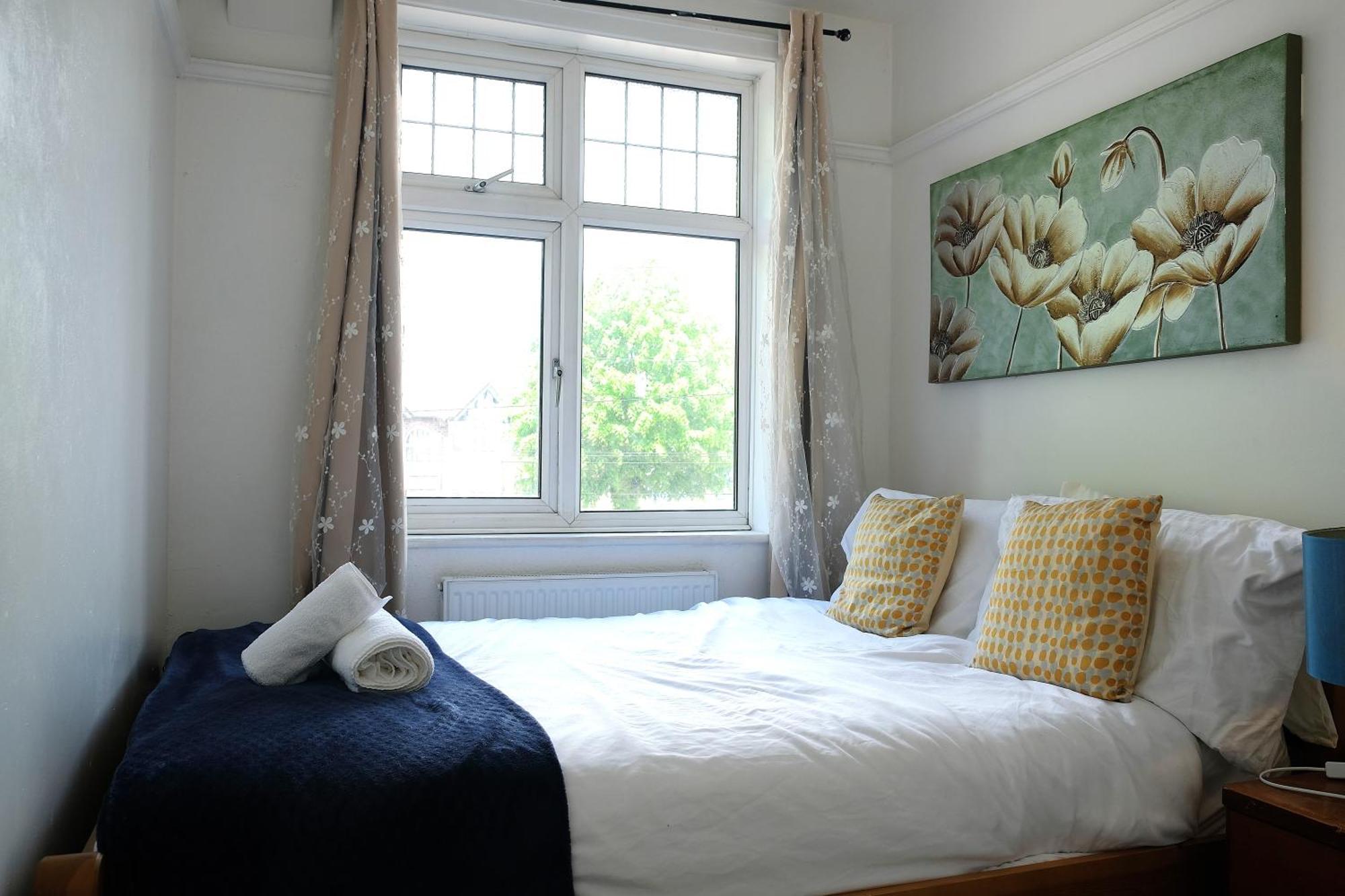 Walsgrave Road Apartment - 5 Beds - Free Parking & Wi-Fi Coventry Luaran gambar