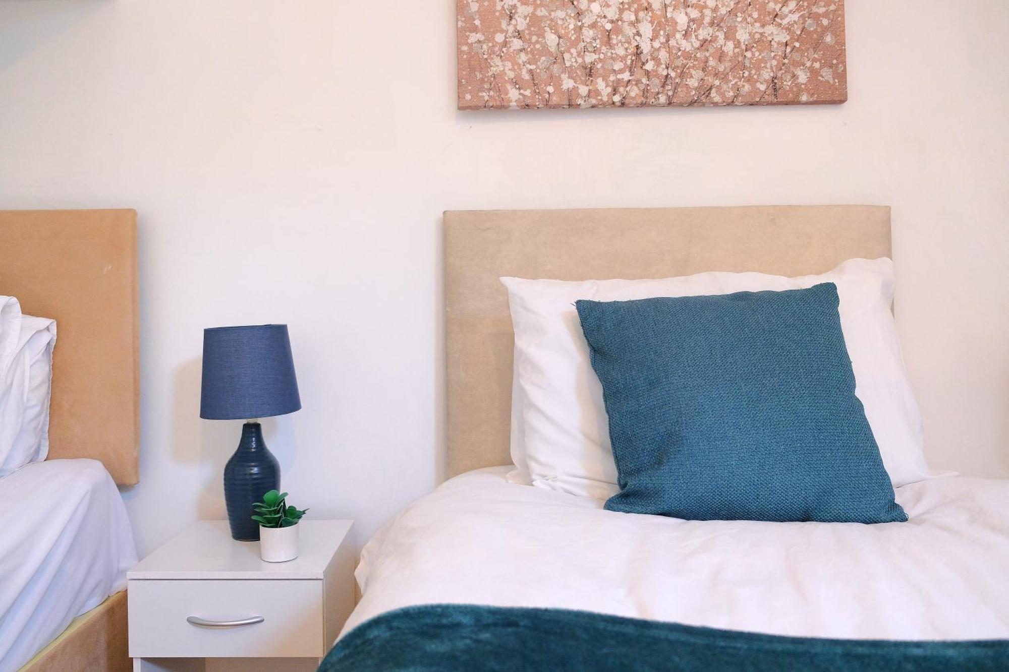 Walsgrave Road Apartment - 5 Beds - Free Parking & Wi-Fi Coventry Luaran gambar